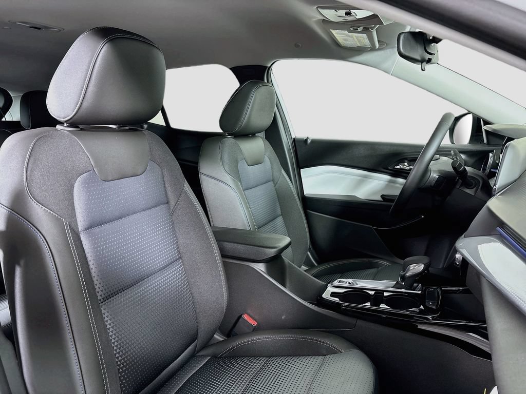 New 2026 Chevrolet Trax LT w/ Driver Confidence Package FWD image 26