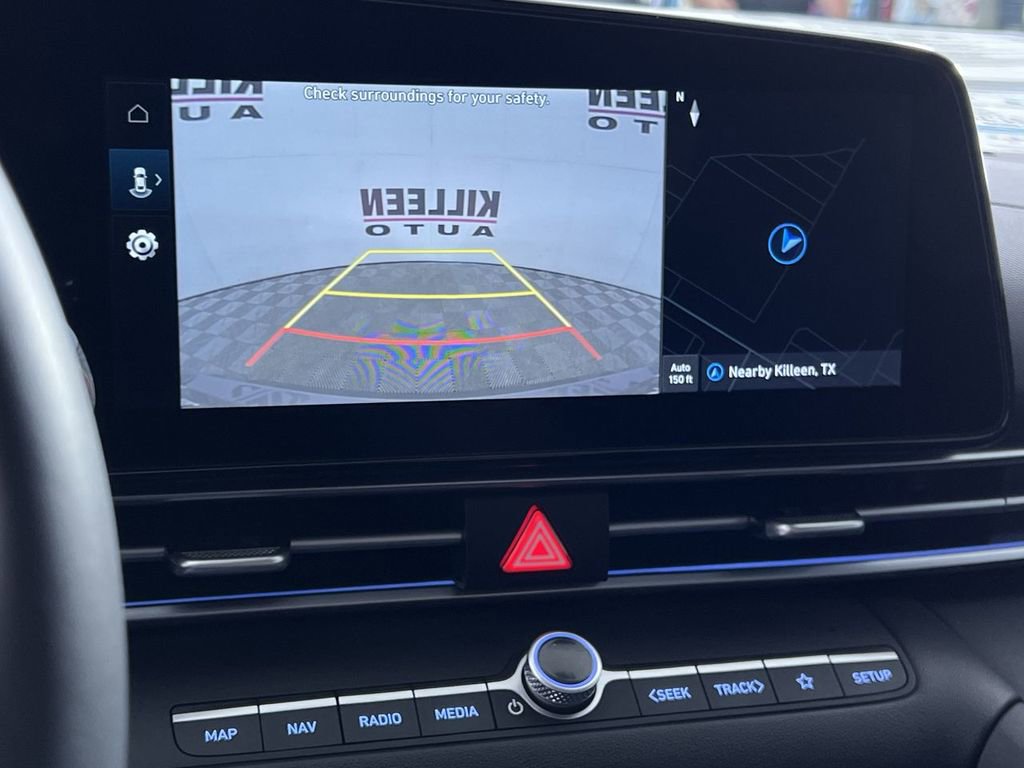 Used 2025 Hyundai Elantra Limited image 17