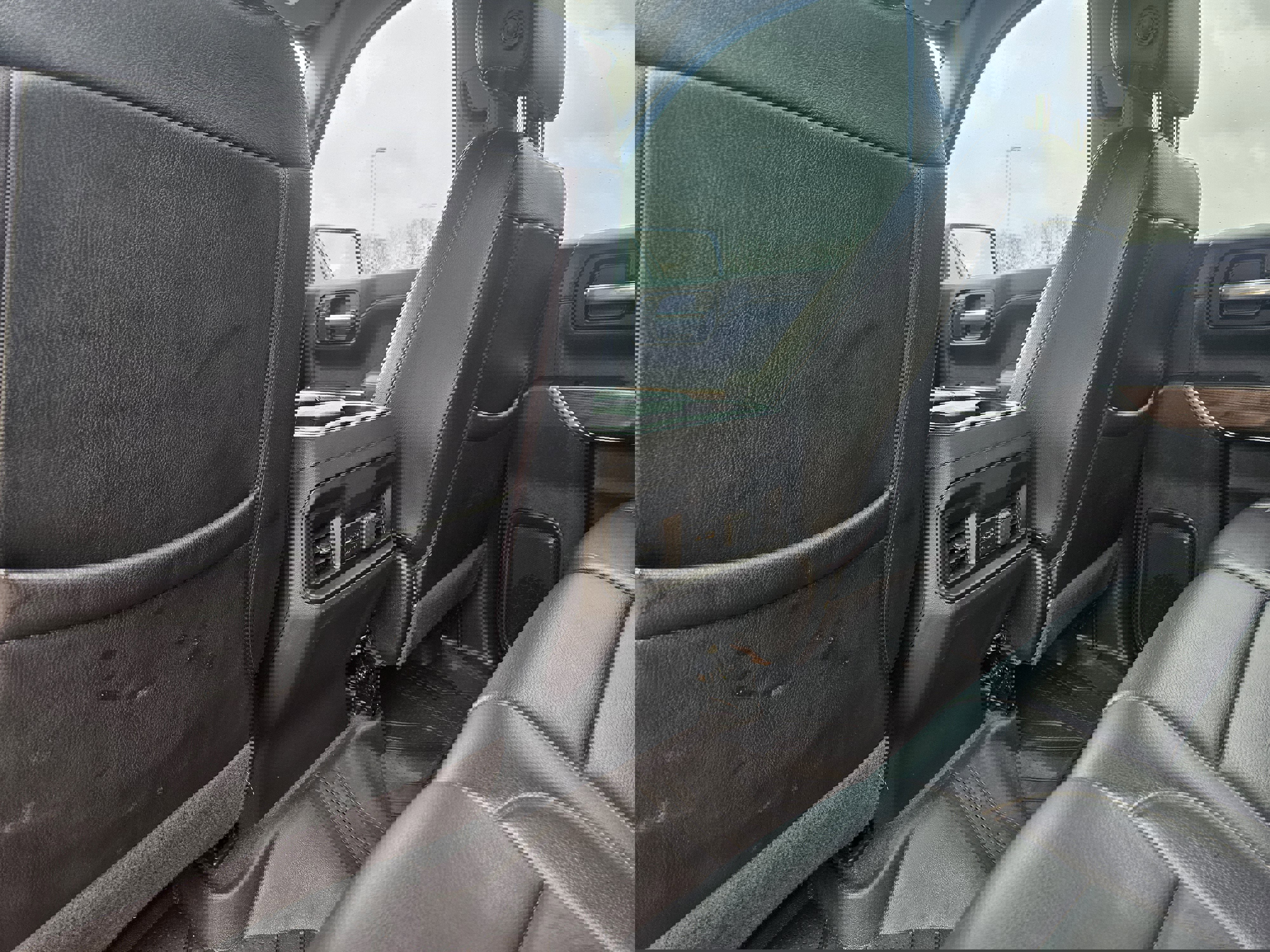 Used 2021 Chevrolet Silverado 1500 LT Trail Boss w/ Convenience Package II image 28