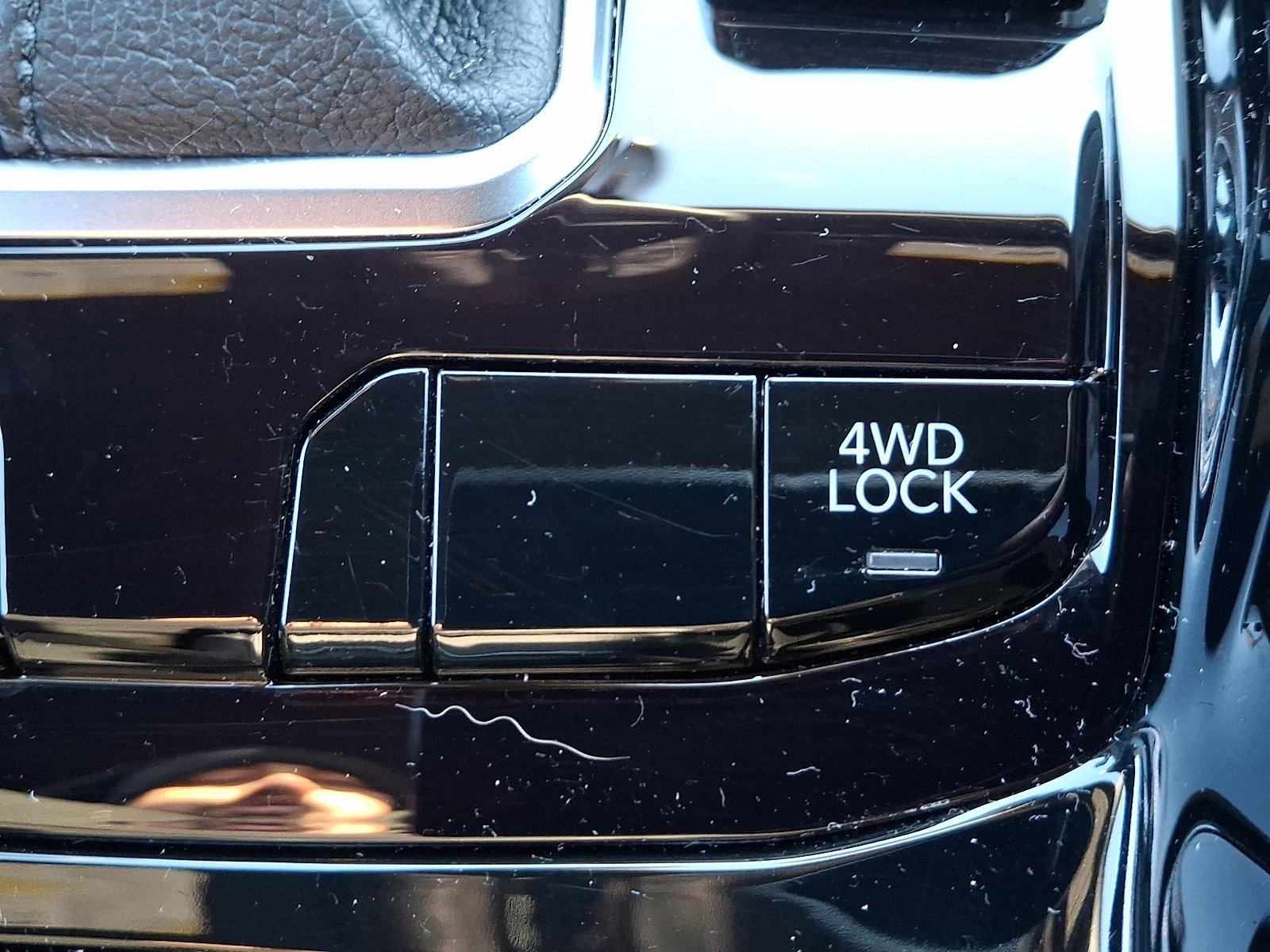 Used 2025 Jeep Compass Limited image 25