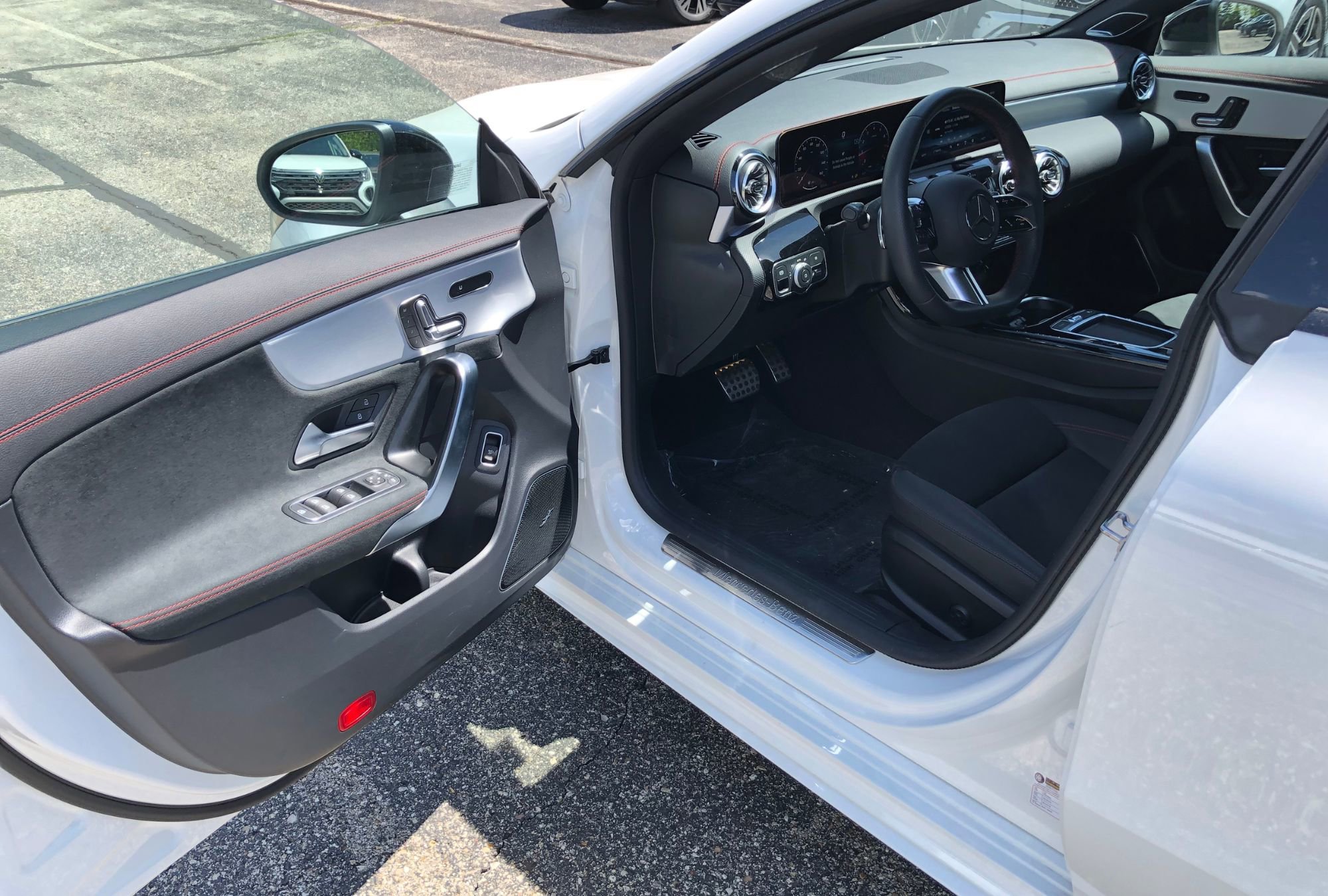 New 2025 Mercedes-Benz CLA 250 4MATIC image 11