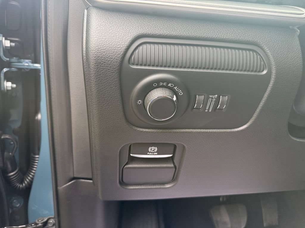 New 2026 Jeep Grand Wagoneer L Limited AWD/4WD image 18
