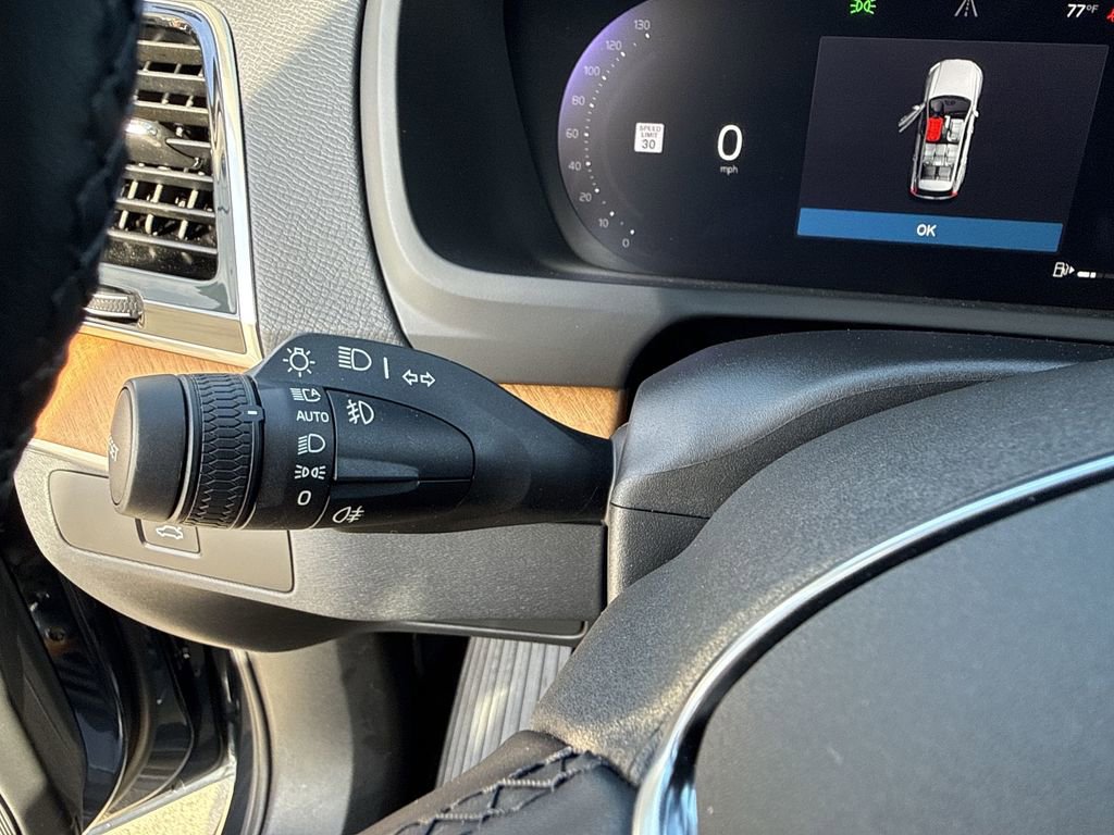 Used 2024 Volvo XC90 B6 Plus image 28