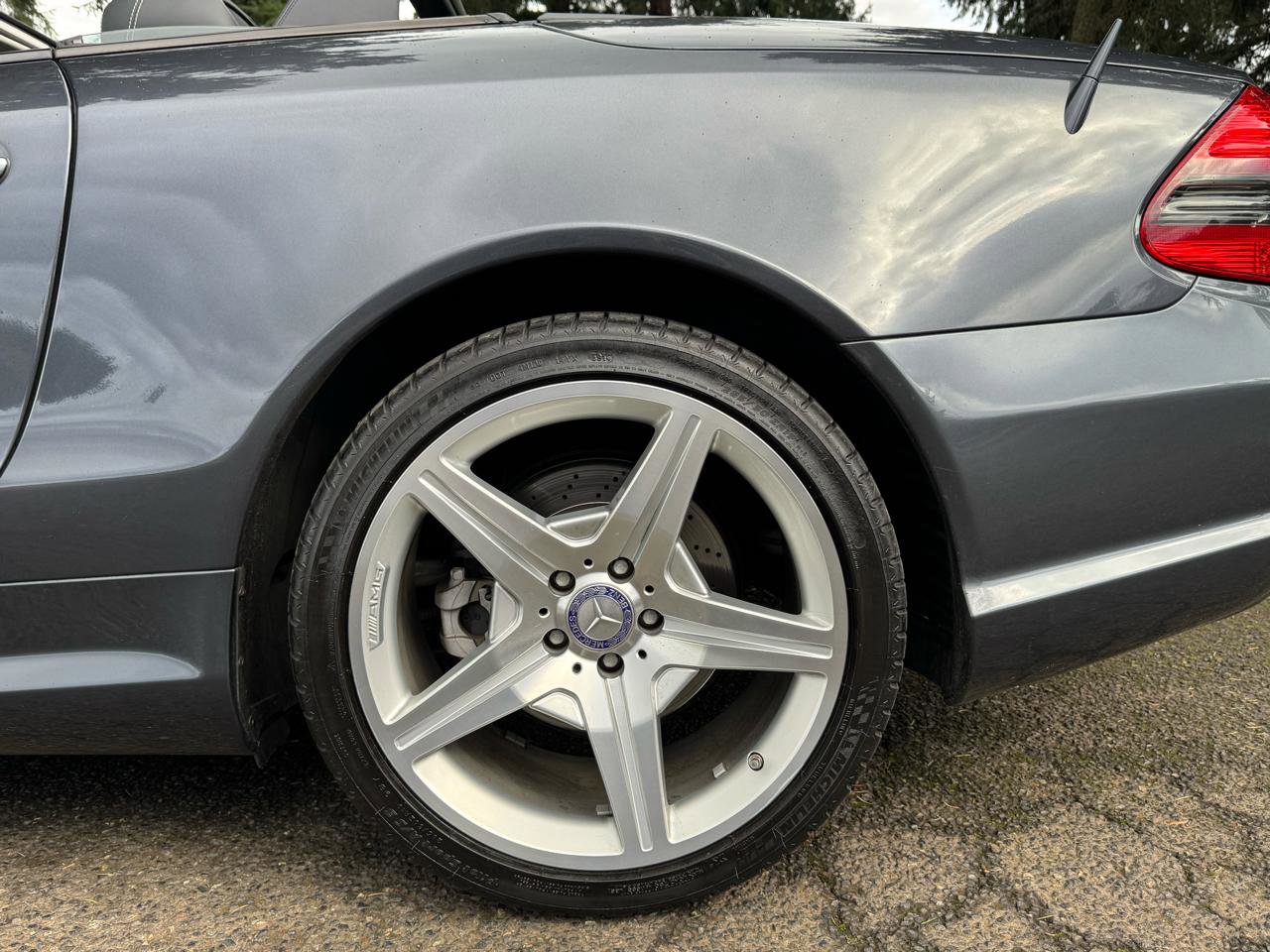 Used 2012 Mercedes-Benz SL 550 image 44