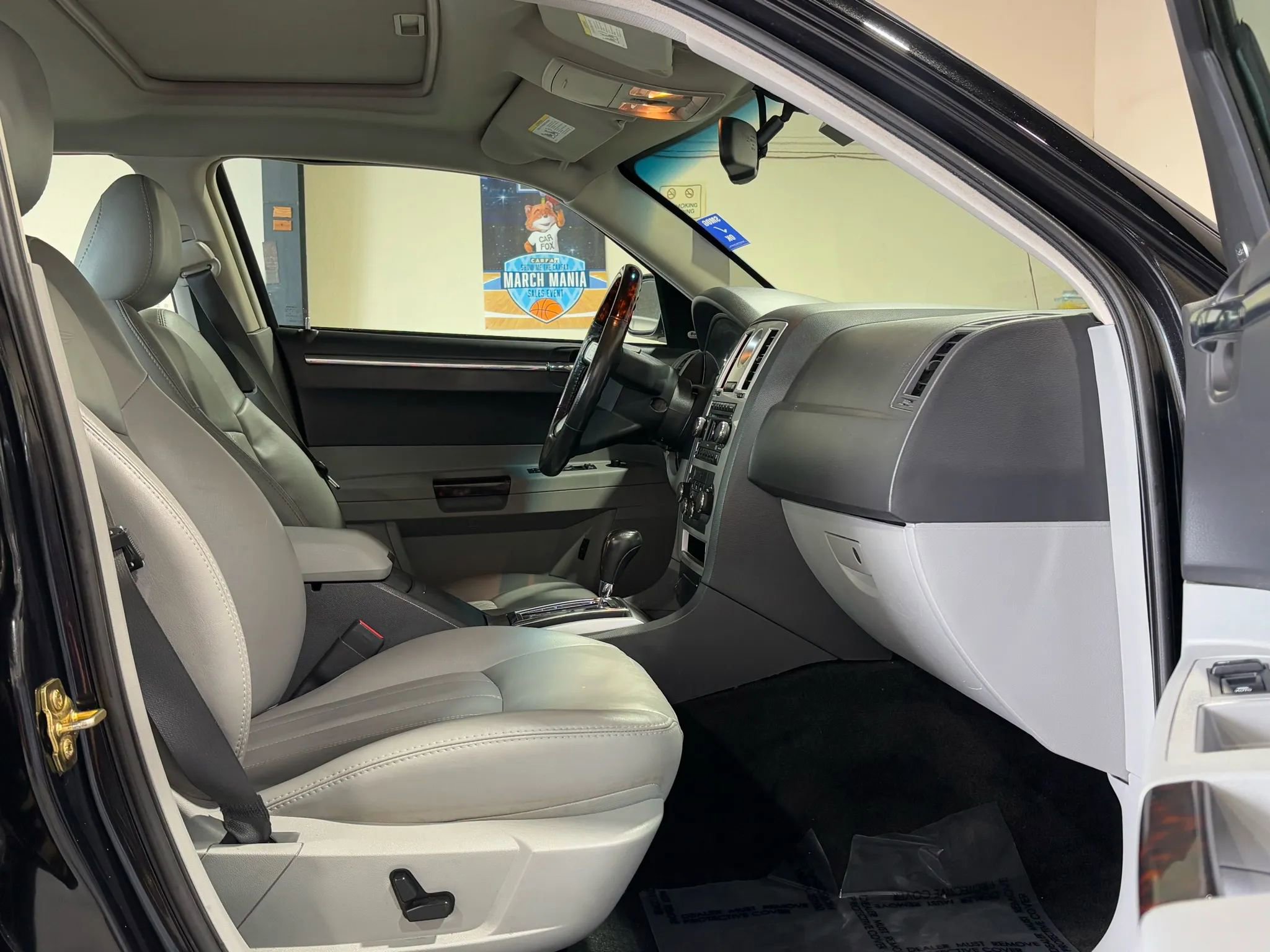 Used 2006 Chrysler 300 C image 12