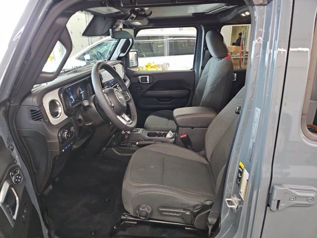 Used 2025 Jeep Wrangler Sahara 4xe image 8