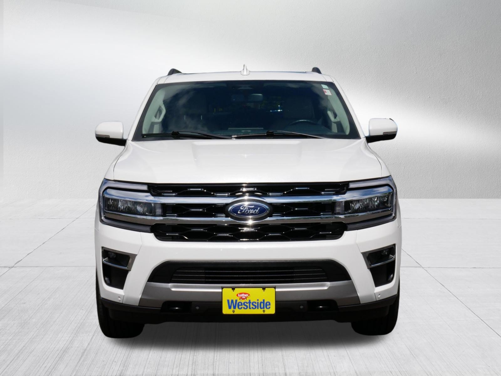 Used 2023 Ford Expedition Limited AWD/4WD image 2
