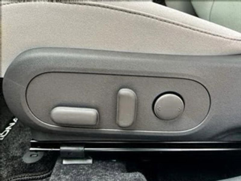 New 2025 Hyundai Santa Fe Calligraphy image 11