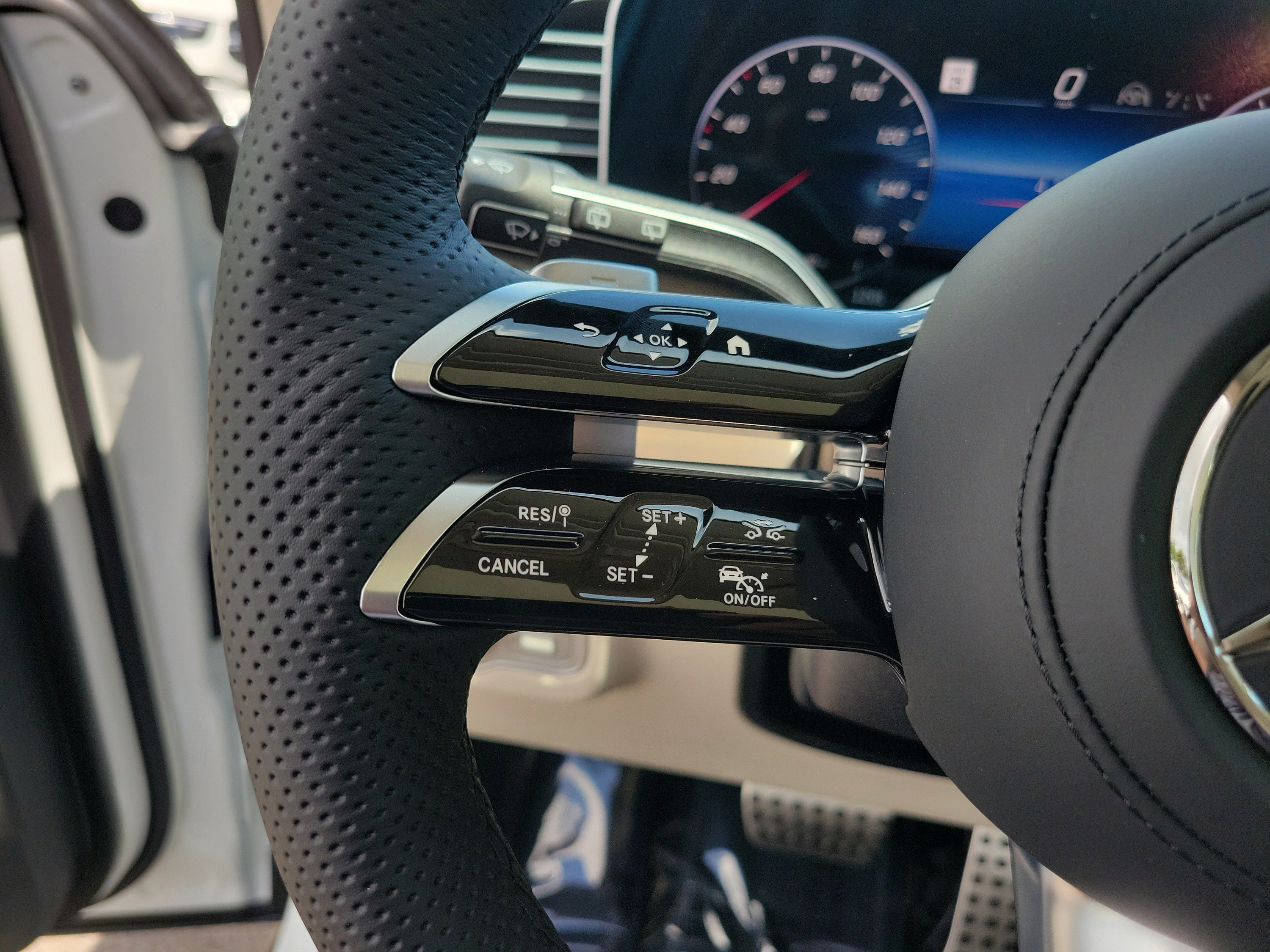New 2026 Mercedes-Benz GLS 450 4MATIC image 24