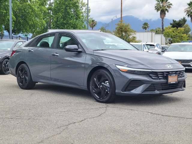 New 2026 Hyundai Elantra SEL Sport FWD image 32