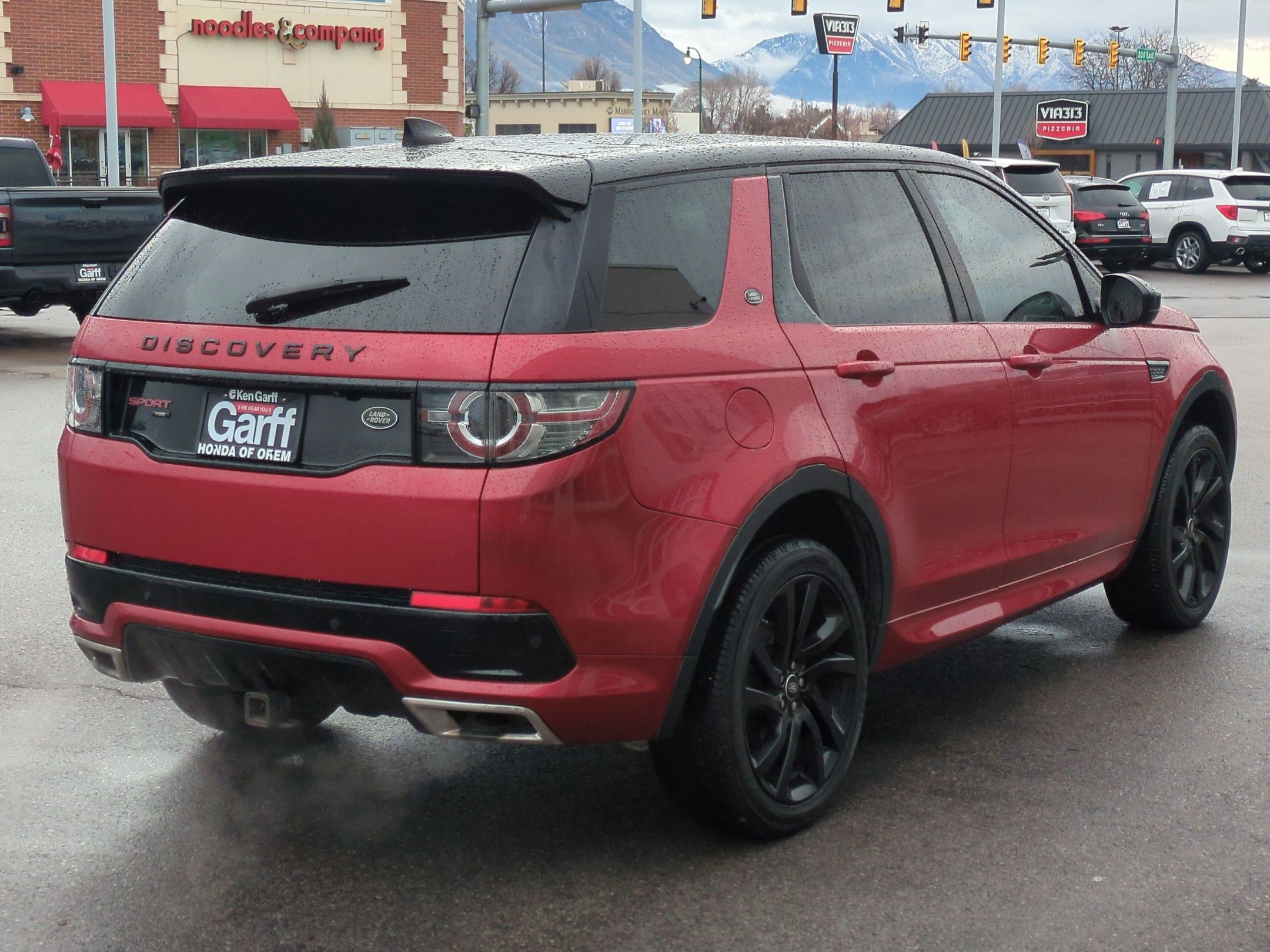 Used 2017 Land Rover Discovery Sport HSE Luxury image 3