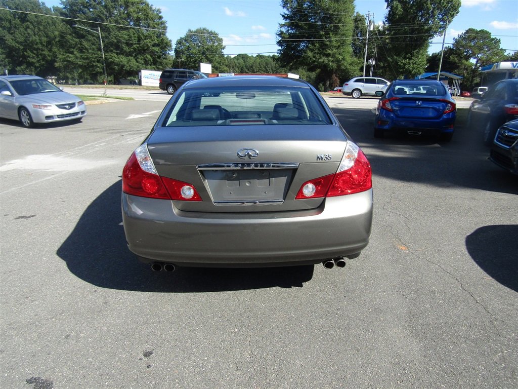 Used 2007 INFINITI M35 w/ Technology Pkg RWD image 6