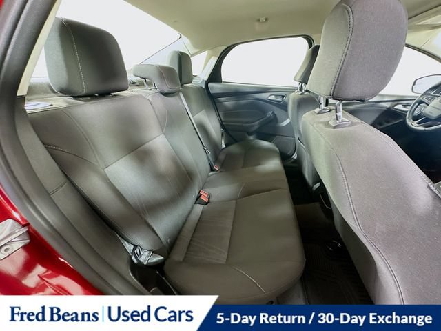 Used 2015 Ford Focus SE w/ SE Cold Weather Package FWD image 32