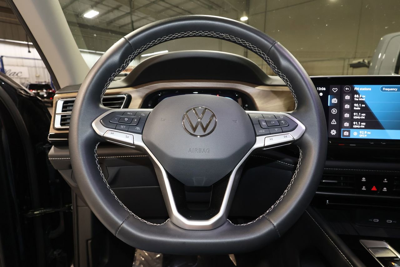 Used 2025 Volkswagen Atlas SE image 10