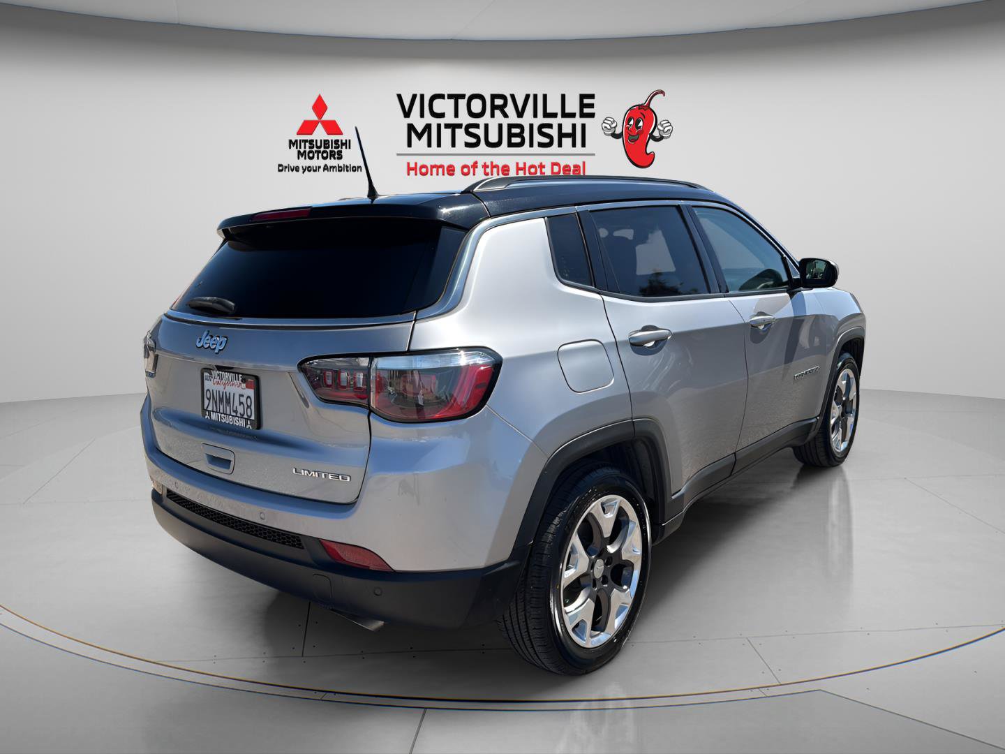 Used 2018 Jeep Compass Limited w/ Safe & Security Group FWD image 11