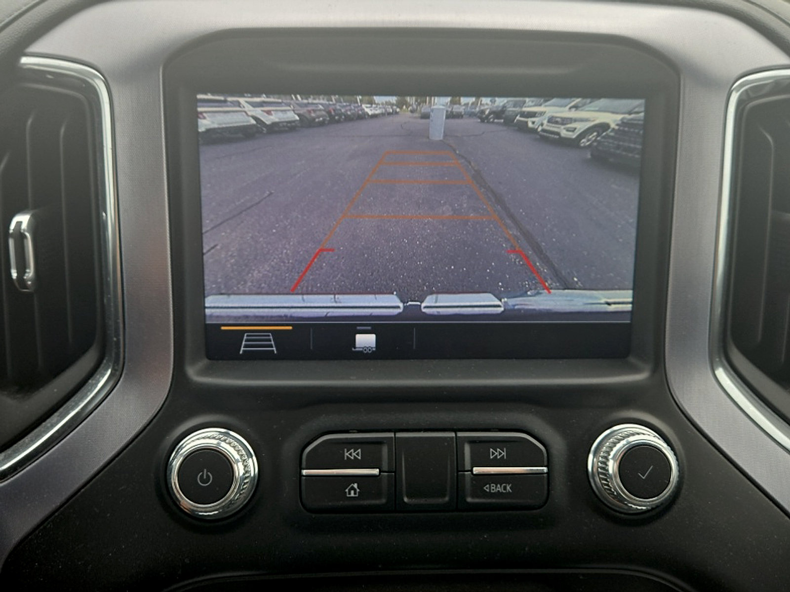 Used 2019 GMC Sierra 1500 SLE w/ SLE Value Package AWD/4WD image 18