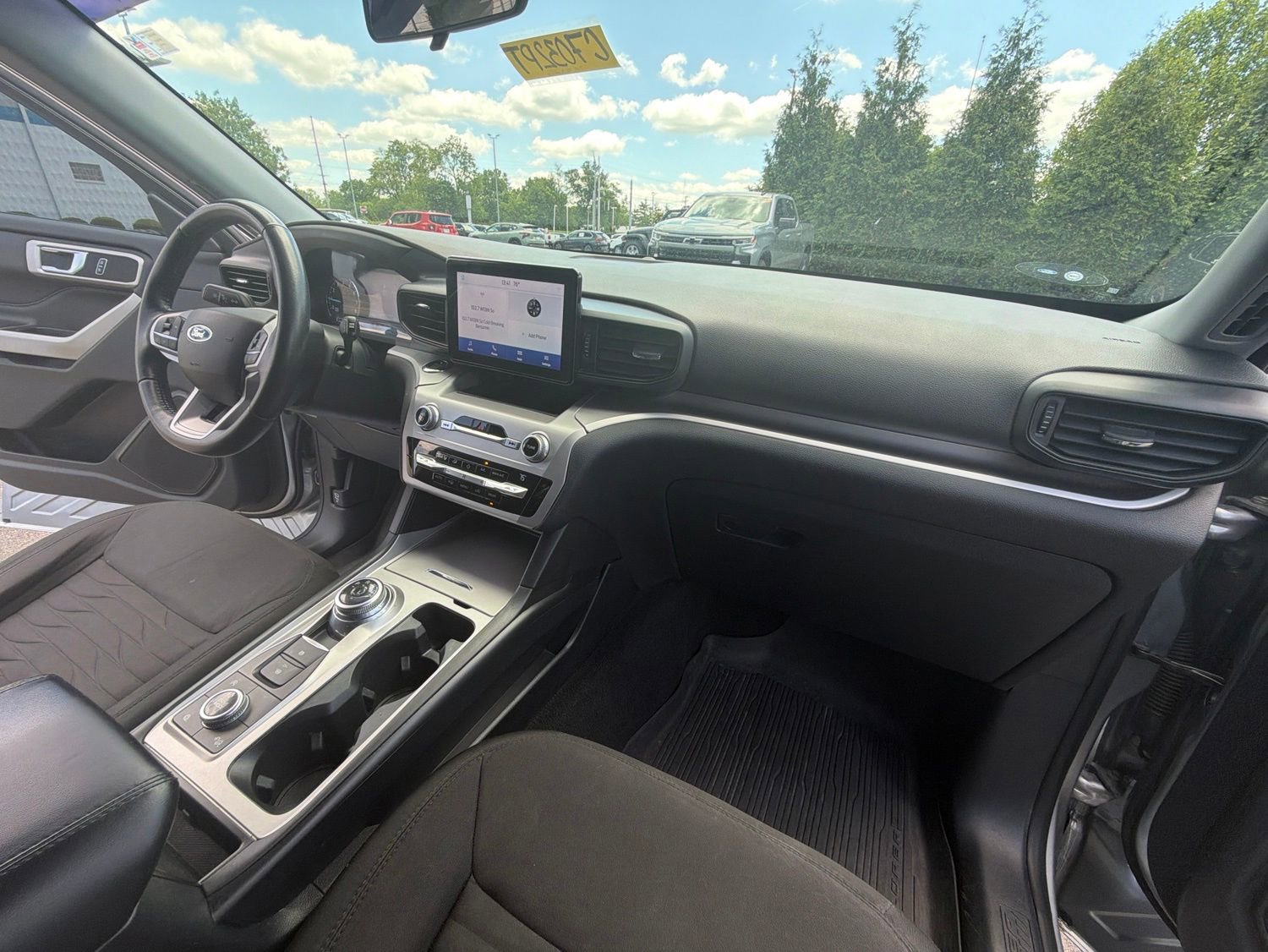 Used 2021 Ford Explorer XLT AWD/4WD image 26