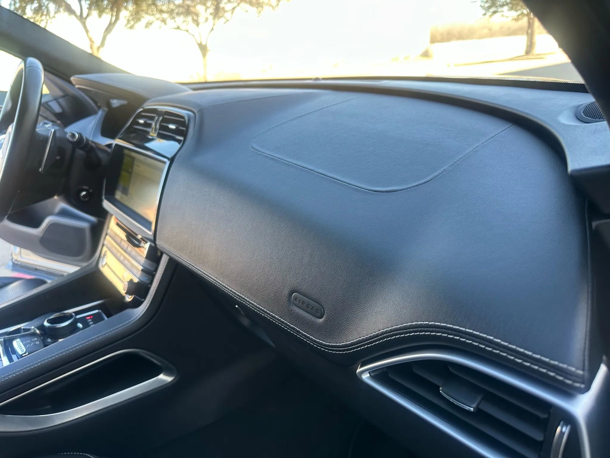 Used 2019 Jaguar F-PACE S AWD/4WD image 29