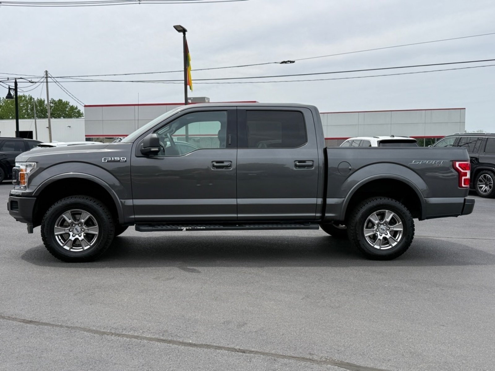 Used 2019 Ford F150 XLT w/ Equipment Group 302A Luxury AWD/4WD image 5