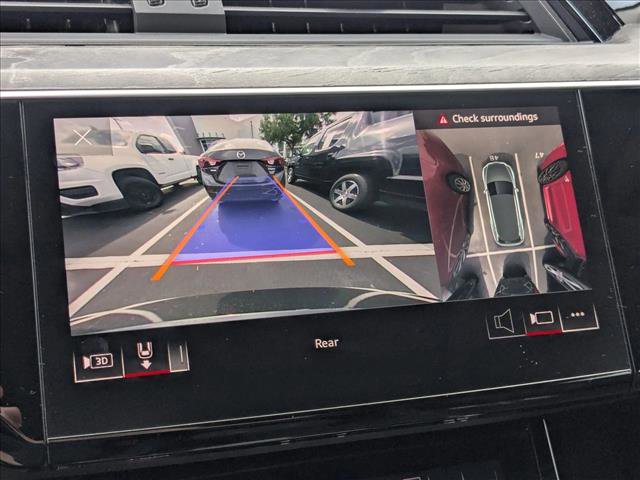 Used 2022 Audi e-tron Premium Plus w/ Premium Plus Package image 10
