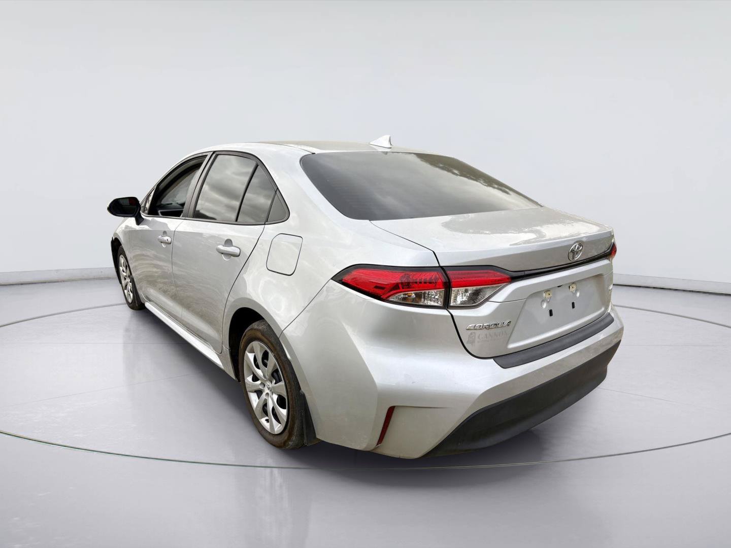 Used 2025 Toyota Corolla LE FWD image 7