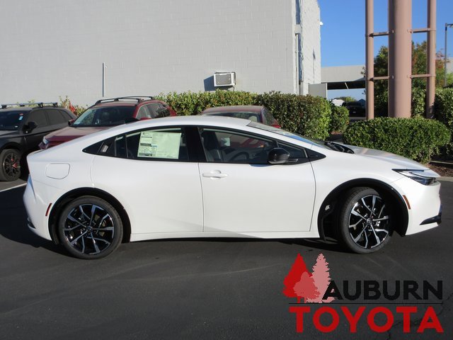 New 2026 Toyota Prius Plug-In Hybrid image 2