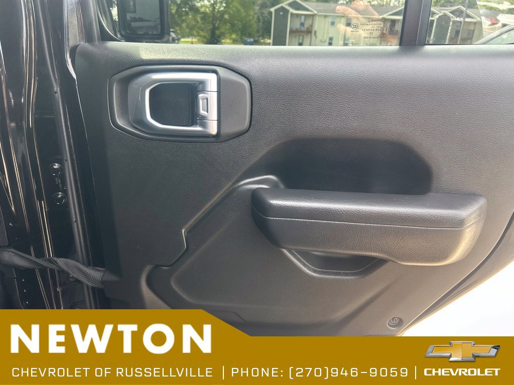 Used 2024 Jeep Wrangler Unlimited Rubicon w/ Technology Group AWD/4WD image 27