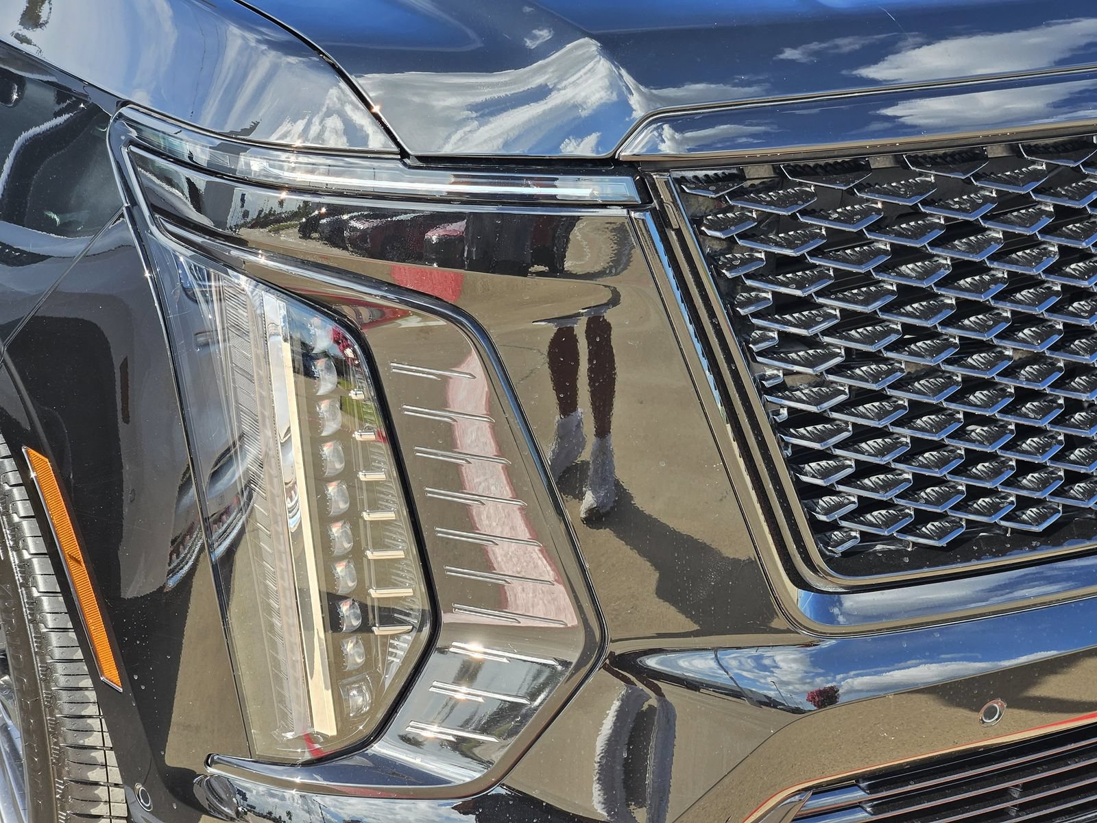 Certified 2025 Cadillac Escalade Sport Platinum w/ LPO, Floor Liner Package AWD/4WD image 9