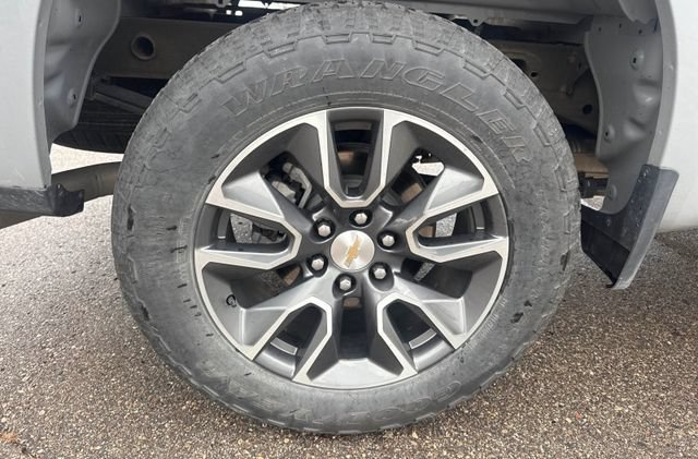 Used 2024 Chevrolet Silverado 1500 LT AWD/4WD image 10