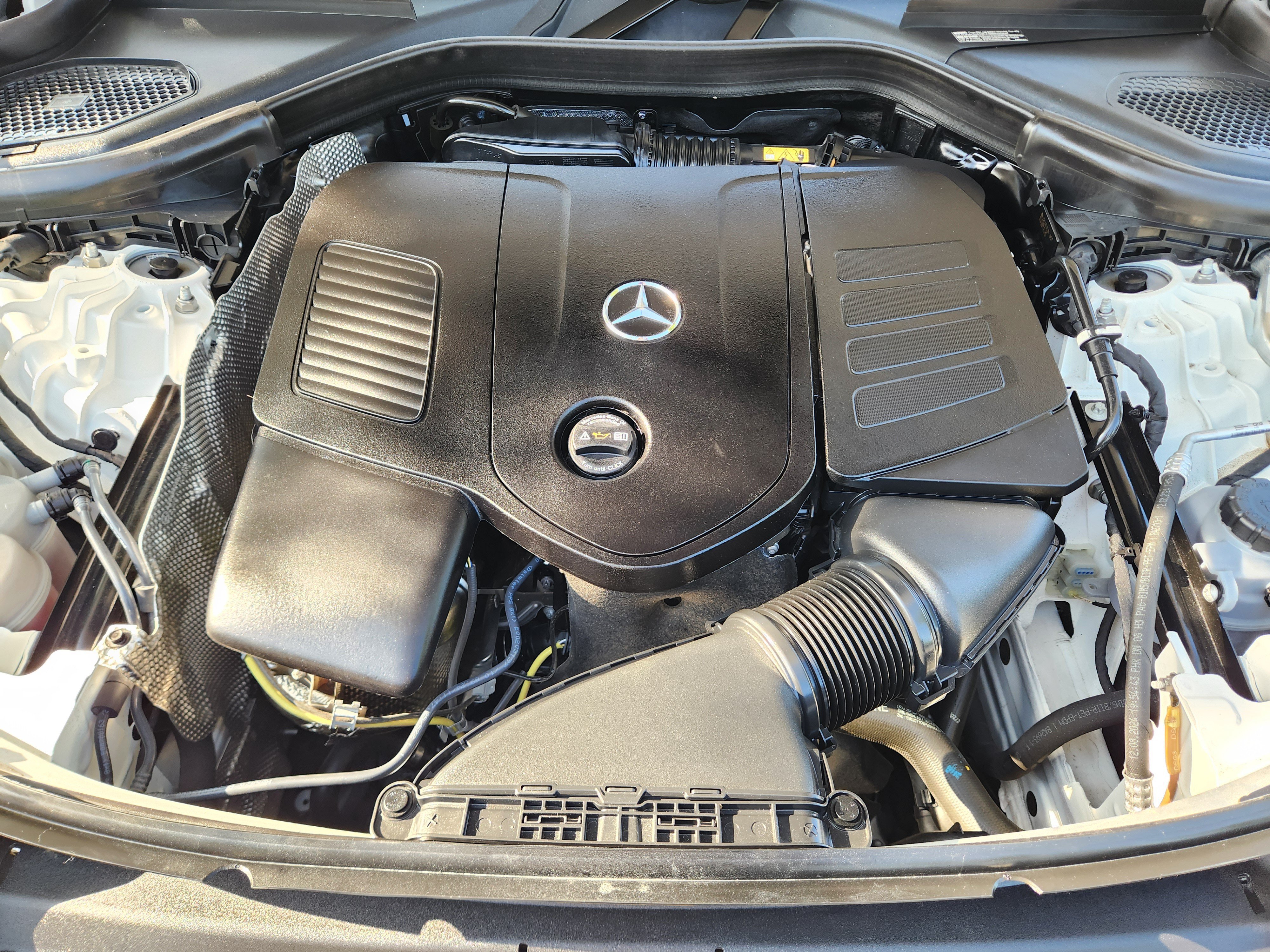 Used 2025 Mercedes-Benz GLC 300 image 28