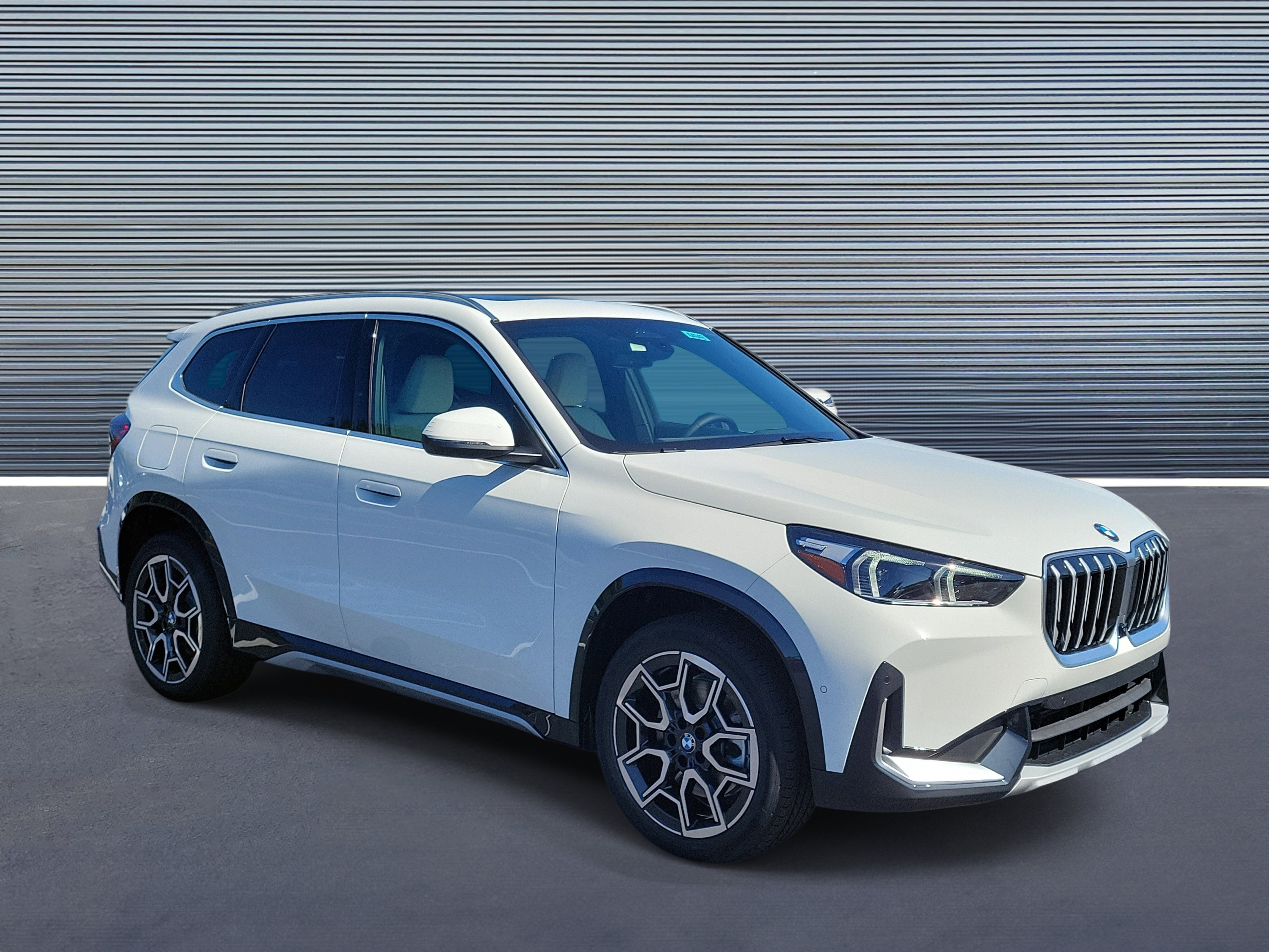 New 2027 BMW X1 xDrive28i w/ Technology Package AWD/4WD image 2