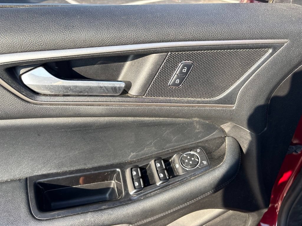 Used 2017 Ford Edge SEL w/ Equipment Group 201A AWD/4WD image 16