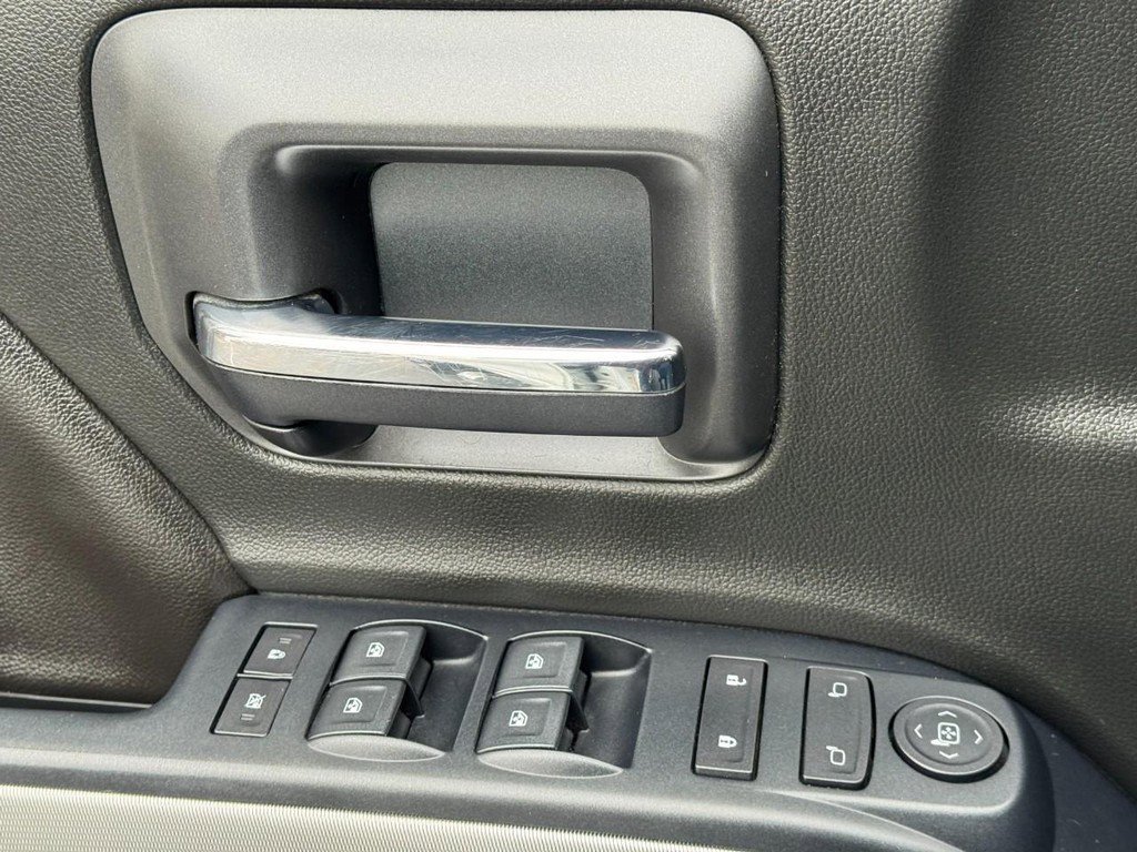 Used 2018 Chevrolet Silverado 1500 LT w/ All Star Edition image 24