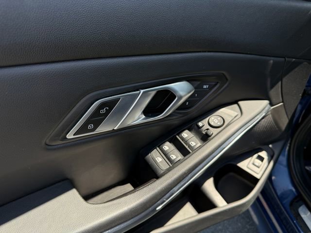 Used 2022 BMW 330i Sedan w/ Driving Assistance Package RWD image 11