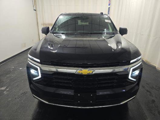 Used 2025 Chevrolet Suburban LS image 2