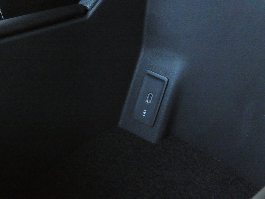 New 2025 Volkswagen Atlas Cross Sport SE image 16