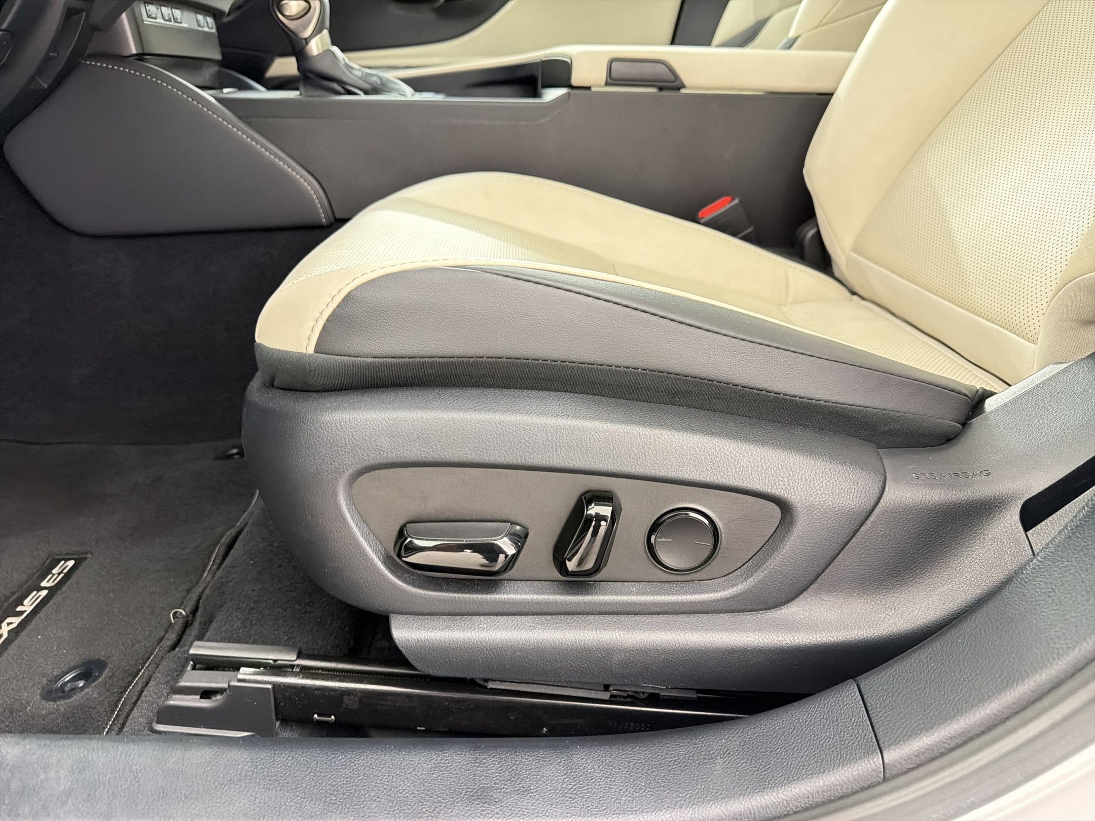 Certified 2024 Lexus ES 350 w/ Premium Package FWD image 14