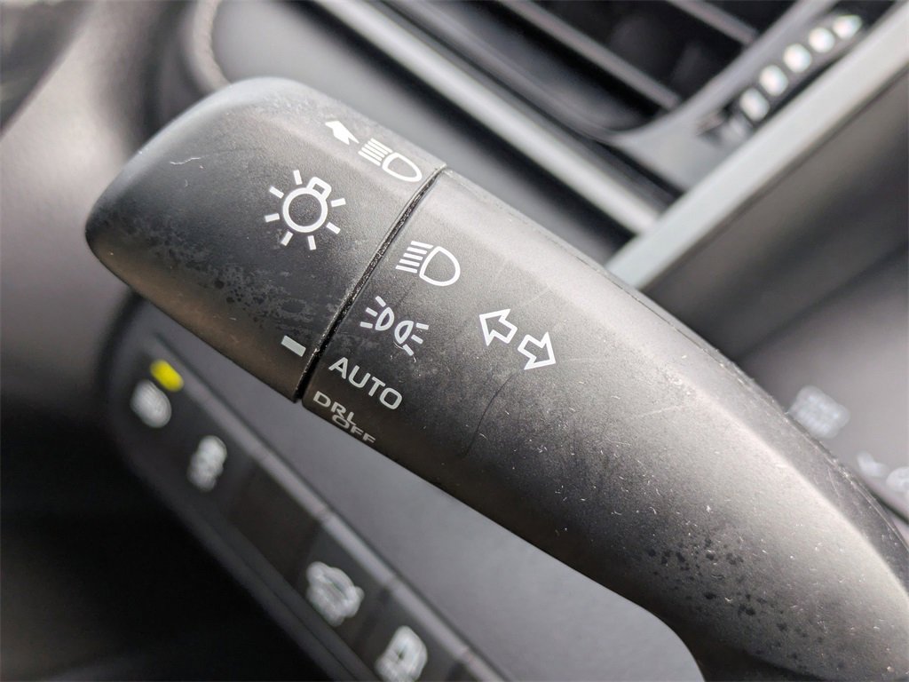 Used 2024 Toyota Camry SE image 28