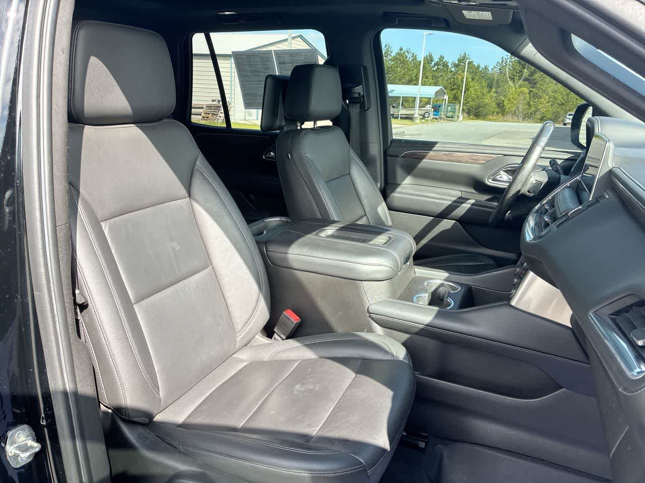 Used 2021 Chevrolet Tahoe Z71 w/ Luxury Package AWD/4WD image 29