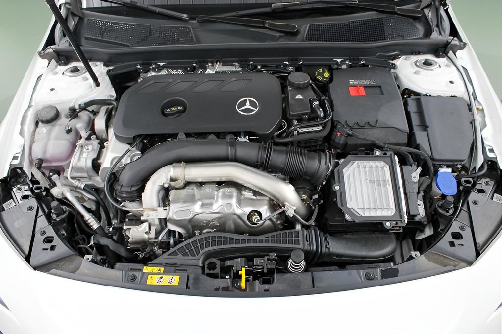 Used 2025 Mercedes-Benz CLA 250 image 17