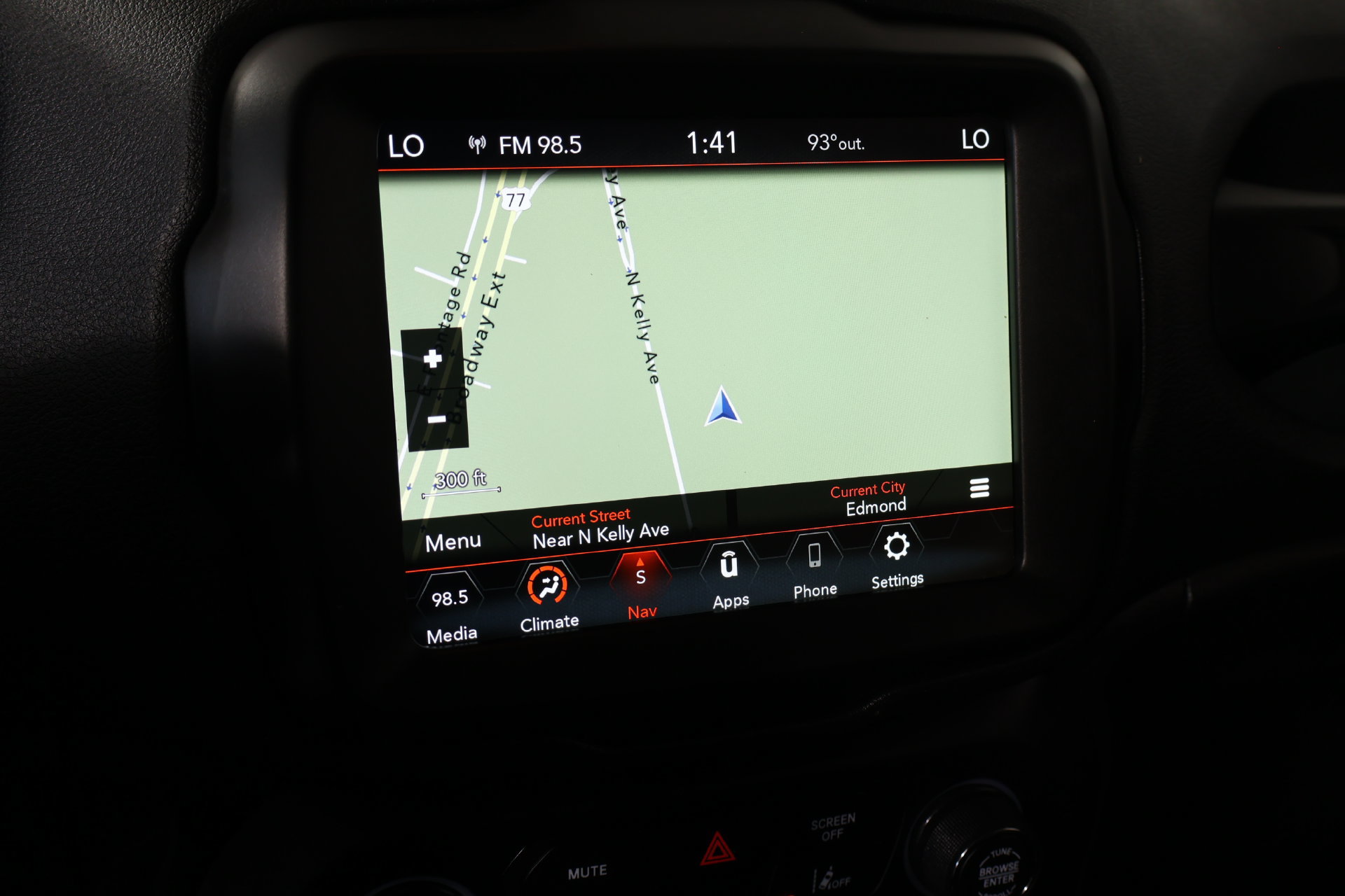 Used 2023 Jeep Renegade Latitude AWD/4WD image 7