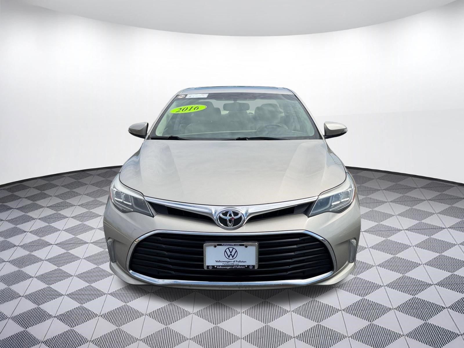 Used 2016 Toyota Avalon Touring FWD image 6
