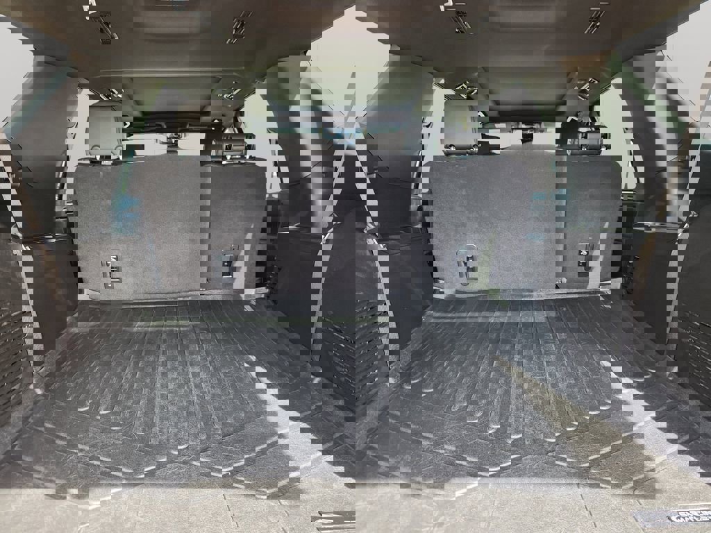 Used 2024 Chevrolet Tahoe RST w/ Luxury Package AWD/4WD image 11