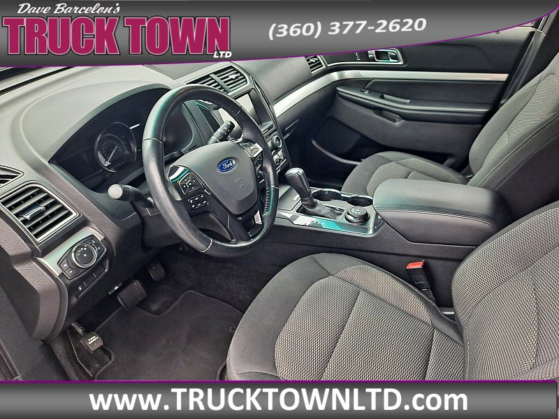 Used 2017 Ford Explorer XLT w/ Equipment Group 201A AWD/4WD image 21