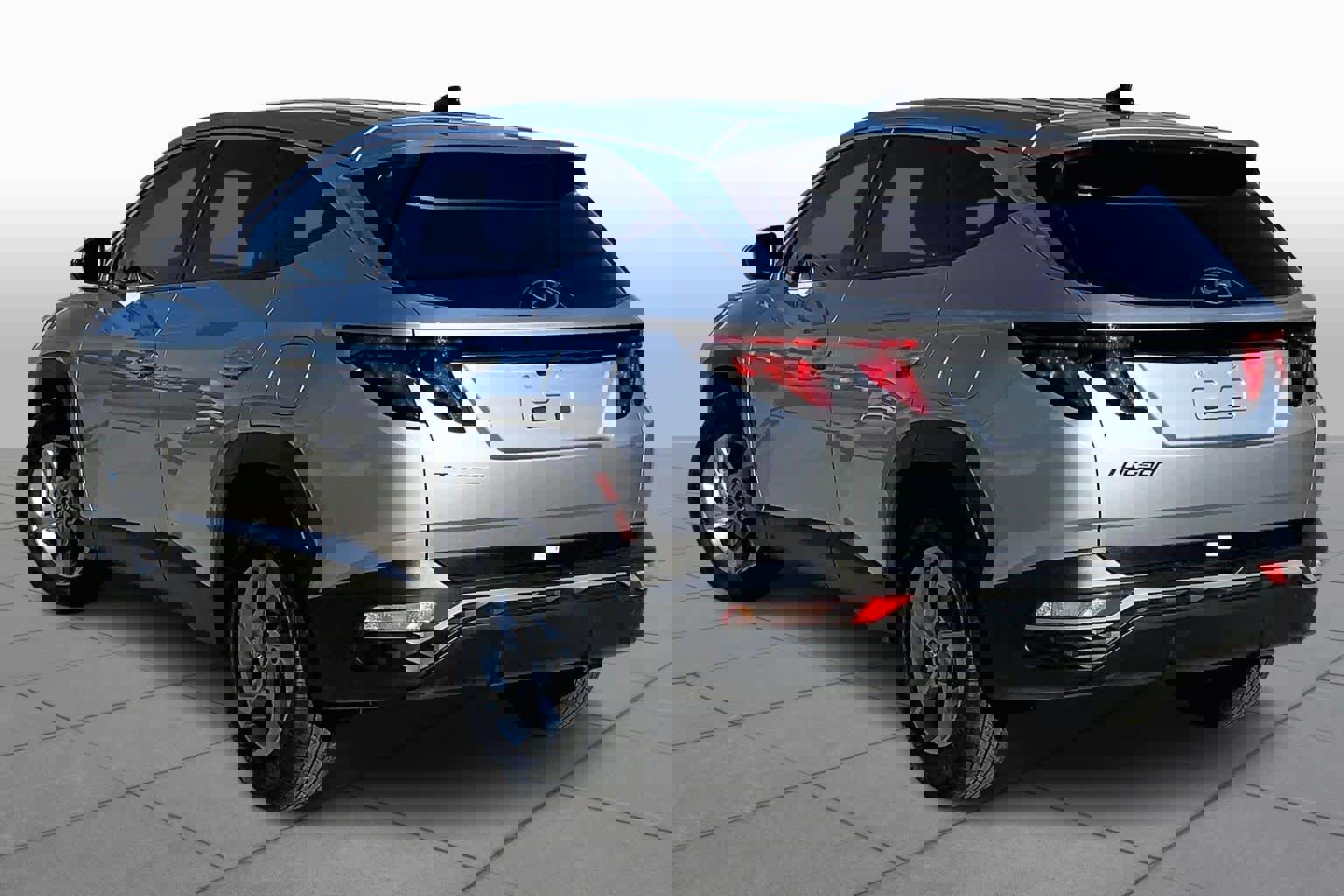 Used 2024 Hyundai Tucson SE image 12