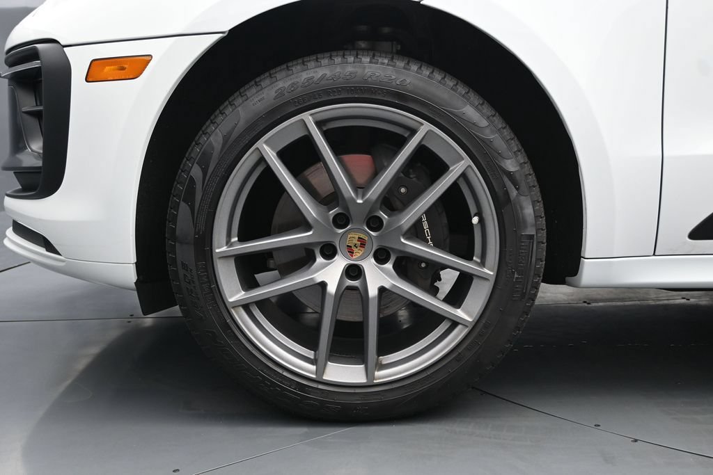 Certified 2025 Porsche Macan AWD/4WD image 7