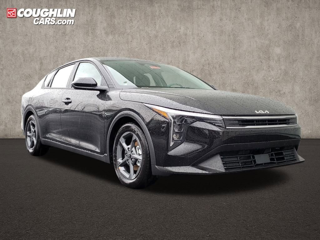New 2025 Kia K4 LXS