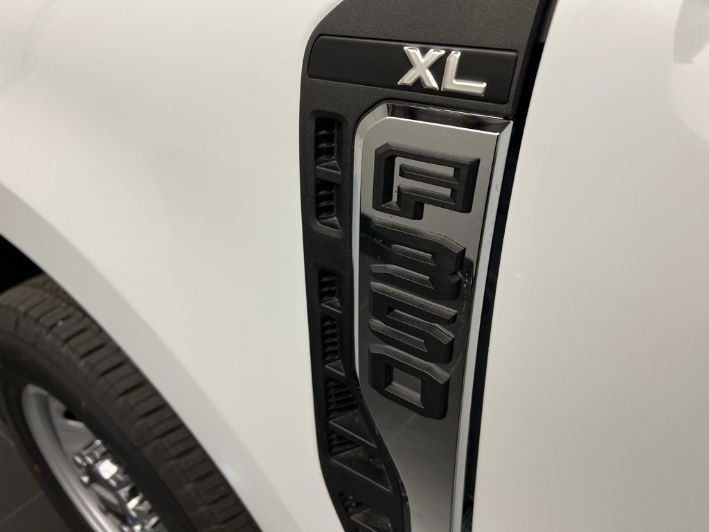 New 2026 Ford F350 XL w/ XL Chrome Package image 24