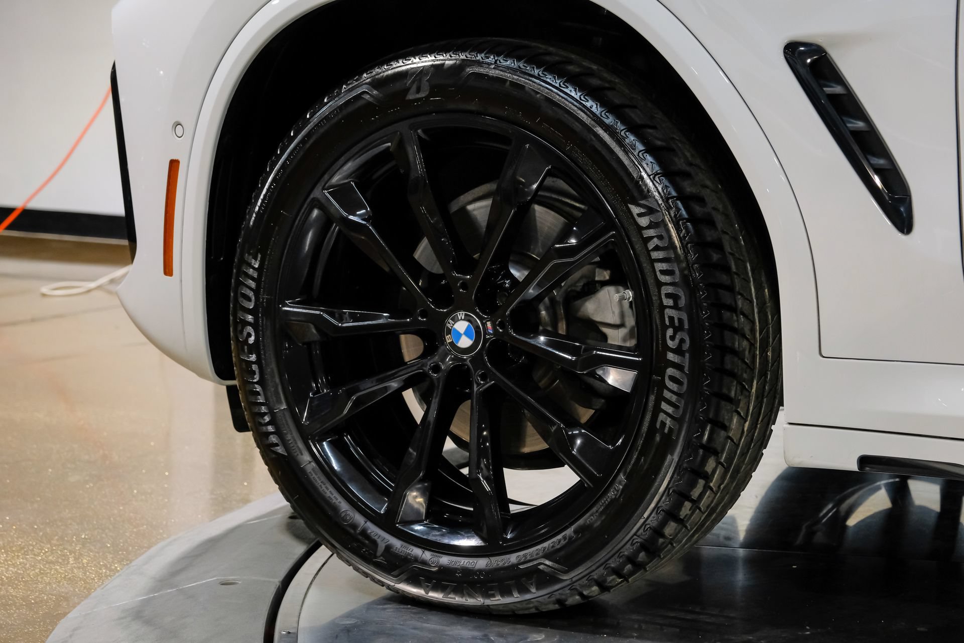 Used 2025 BMW X4 xDrive30i w/ Premium Package AWD/4WD image 62