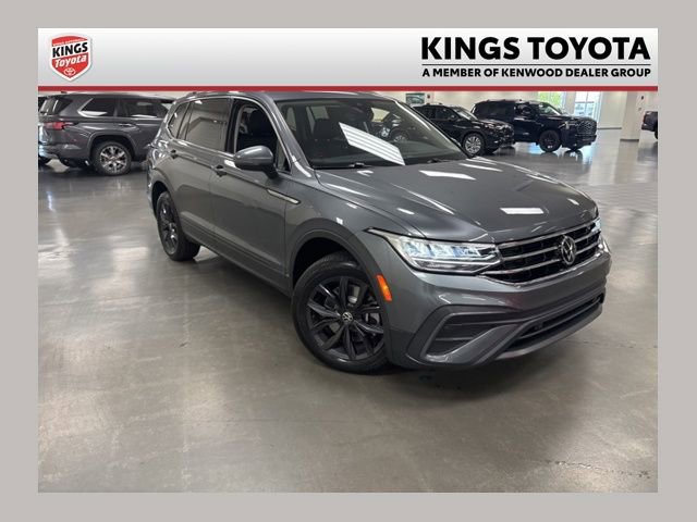 Used 2024 Volkswagen Tiguan SE w/ Panoramic Sunroof Package FWD video 1